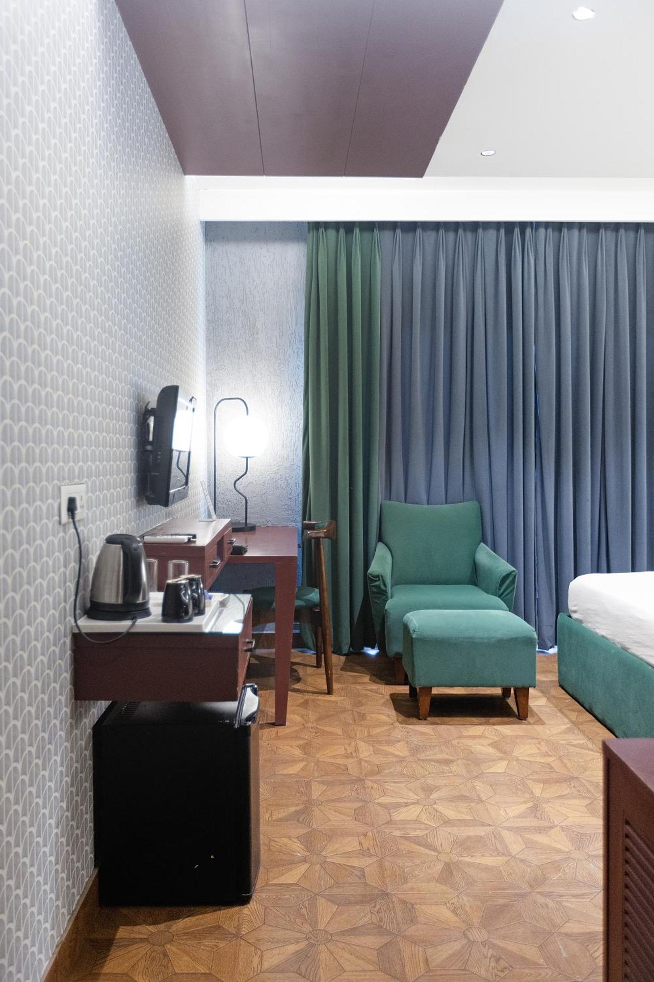 The Grand Vikalp By Saga Hotels Nueva Delhi Exterior foto