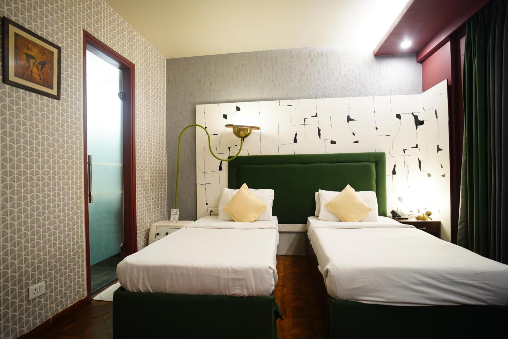 The Grand Vikalp By Saga Hotels Nueva Delhi Exterior foto